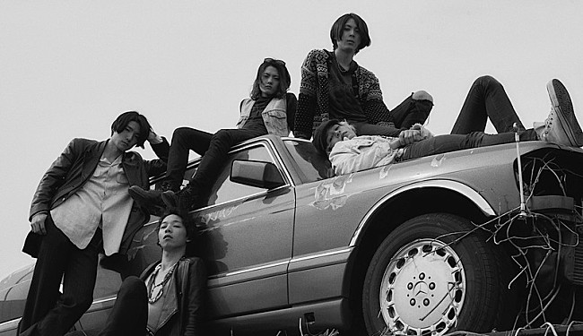 「HAPPYが両A面シングルを12月リリース　両ジャケ仕様の7inchで」1枚目/3