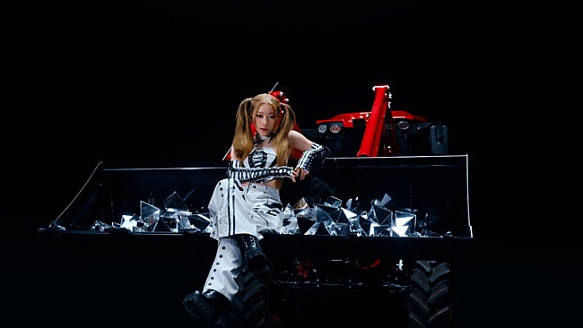 「『IS:SUE / 'SHINING' Music Video』」5枚目/16