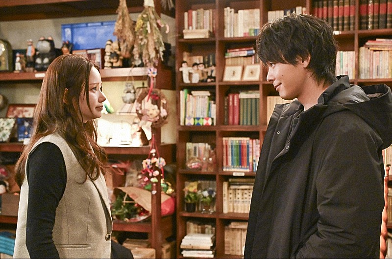 「「DREAM STAGE」“吾妻”中村倫也の顎クイに視聴者悶絶 「思考が止まった」「アドリブだったらどうしよう」」1枚目/1