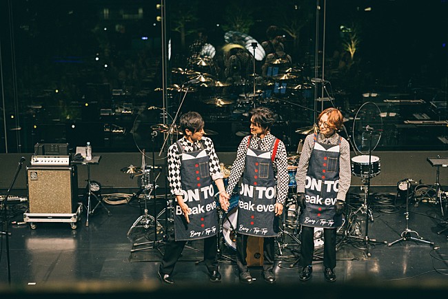 「NARITA THOMAS SIMPSONがビルボードライブ・ツアー完走　相川七瀬＆岡本健一もサプライズ登場した東京公演のオフィシャルレポート到着」1枚目/14