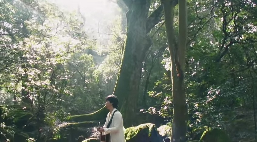 「水彩の月」