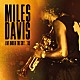 Ｍｉｌｅｓ　Ｄａｖｉｓ Ｂｏｂ　Ｂｅｒｇ Ｊｏｈｎ　Ｓｃｏｆｉｅｌｄ Ｒｏｂｅｒｔ　Ｉｒｖｉｎｇ　Ⅲ Ｄａｒｒｙｌ　Ｊｏｎｅｓ Ｖｉｎｃｅｎｔ　Ｗｉｌｂｕｒｎ　Ｊｒ Ｓｔｅｖｅ　Ｔｈｏｒｎｔｏｎ「Ｌｉｖｅ　Ｕｎｄｅｒ　Ｔｈｅ　Ｓｋｙ　’８５」