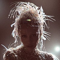 マイリー・サイラス「 サムシング・ビューティフル」