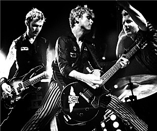 「自分で自分たちを止められない…、グリーン・デイ渾身の3部作」