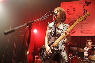 「SCANDAL ツアー初日で新曲や、アノ人のモノマネも披露」