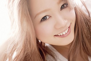 「西野カナ 映画「ガール」主題歌で記録更新 11作連続1位に」