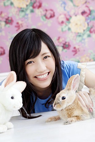 「AKB48総選挙2位の渡辺麻友 新曲で“大人まゆゆ”に」