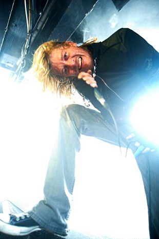 「パドル・オブ・マッドのVo、コカイン所持の罪状認め刑期を免れる」