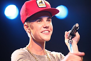 「ジャスティン・ビーバー 超プレミアムなファンミーティングで大熱唱！」