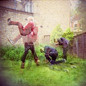 「フジロック出演を控えた英リーズの新人、アルト・ジェイの最新PVが公開」1枚目/2