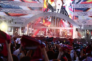 「GLAY 10万人ライブで7大発表、「解散はしません！」と力強い宣言も」