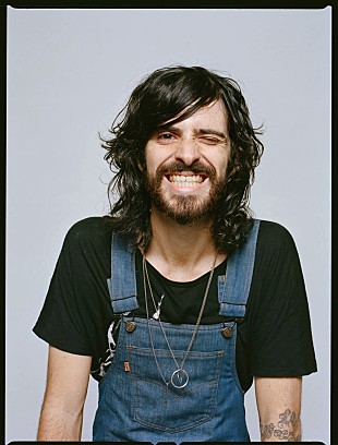 「デヴェンドラ・バンハートとアンディ・キャビックが10月に来日ツアーを開催」