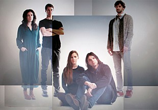 「ダーティー・プロジェクターズ来日公演にダスティン・ウォングがゲスト出演」