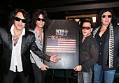 ＫＩＳＳ「ＫＩＳＳ、およそ34万円の巨大写真集リリース！　結成40周年を記念」1枚目/1