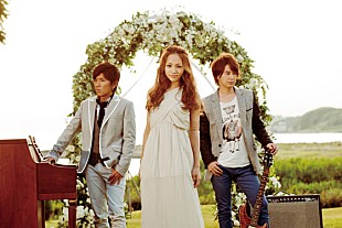 「ガルネク千紗 元ELTとのコラボ曲で花嫁姿を披露」