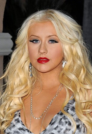 「ビルボード共同主催コンベンションでクリスティーナ・アギレラが演説」