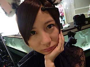 「小野恵令奈 最新PVで“にゃんにゃんダンス”＆男装も」