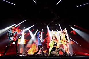 「圧巻のグローバルツアー 2NE1が横浜で2万6千人を動員」