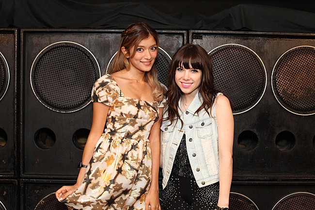 「ローラ、話題のカーリー・レイ・ジェプセン対談でもローラ節炸裂」1枚目/2