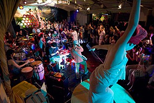 「渋さ知らズ大オーケストラ 客席で演奏して表参道大爆発」