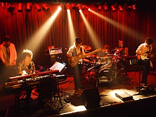 「ボカロ曲実演超絶テク集団「人間が弾く予定のない曲は大変」」