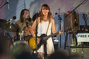 「iPod nanoのCMでもお馴染み、ファイストが最優秀アルバム賞に」