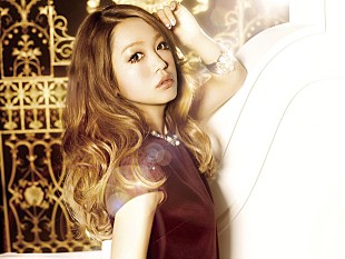 「西野カナ ファン8名と生チャット＆その模様を配信」