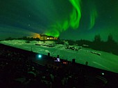 Aimer「Aimer 台風で開催を危ぶまれるも、幻想的なライブで魅了」1枚目/5