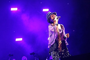 「大塚 愛 前代未聞の号泣ライブで妊娠発表！」