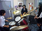 SHISHAMO「無名の女子高生バンド 『オールナイトニッポンR』のパーソナリティーに」1枚目/2