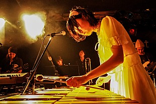 「数多の楽器を操る6人組 初ワンマンで闘病から復帰メンバー涙」