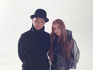 「YU-A書き下ろしのドラマ主題歌MVに、ピース綾部出演」