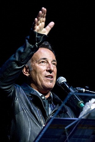 「ハリケーン被害うけ、早くもチャリティ・コンサート開催へ」