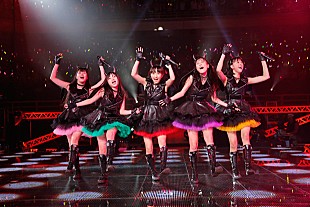 「ももクロ プロレスラー乱入の男祭りで「男の子って楽しい」」