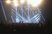 ガンズ・アンド・ローゼズ「ガンズ　開演時間に開場、3時間31曲脅威のパフォーマンス」1枚目/4