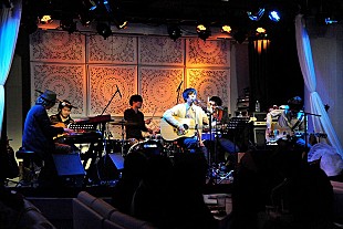 「OverTheDogs 無料招待制ランチライブをXmasイブに開催」