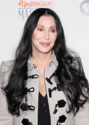 「シェールがケーブルＴＶ局ロゴと契約」