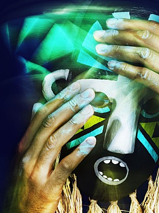 「キャリア初のライヴ・アルバムがリリース」