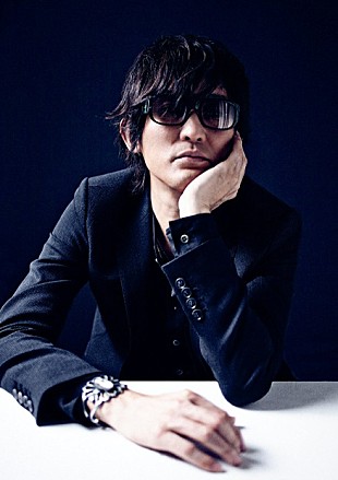 「スガ シカオ 「夜空ノムコウ」からアルバム初収録曲まで、ベスト盤全曲発表」