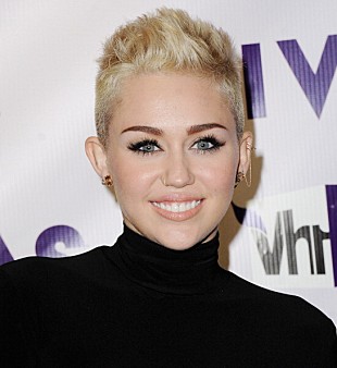 「マイリー・サイラス、“リアーナやミナージュにはならない！”新作とは」