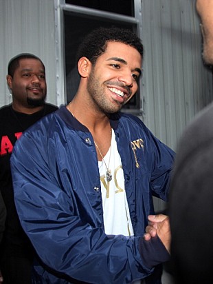 「ドレイク、新曲で元学園ドラマ・スターのイメージを払拭？」