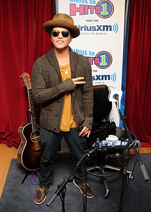 「グラミー賞でブルーノ・マーズ、リアーナ、スティングのSPコラボが」