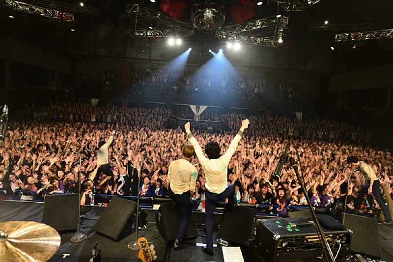 THE BAWDIES バンド史上最大規模ツアー、大熱狂の東京公演