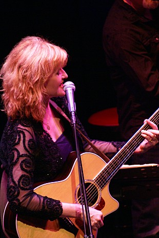 「エディ・リーダー 年内発表予定のニューアルバムからの新曲を公開」