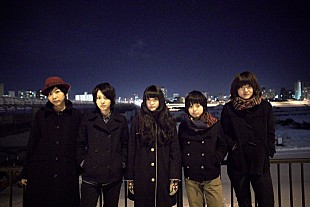 「新世代のリアルロックンロール、女子5人組バンドDrop'sが3月に新作」