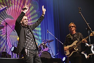 「リンゴ・スターと洋楽世代による大合唱の日本公演」