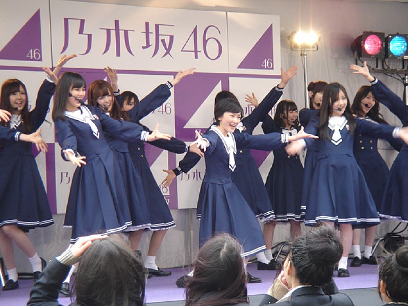 乃木坂46 閉校を迎える最後の卒業生へサプライズライブ