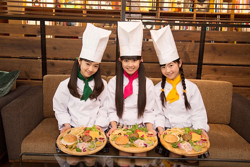 さくら学院 タワレコCAFEで限定コラボバーガー発売