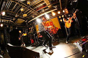「FOUR GET ME A NOTS×KNOCK OUT MONKEY 大熱狂のコラボライブ」