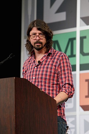 「フー・ファイターズ、新作は“型破り”に。デイヴが明かす」